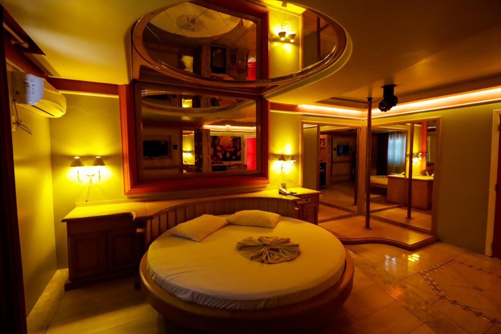 Motel Avenida (Adults Only) Gramado Ngoại thất bức ảnh