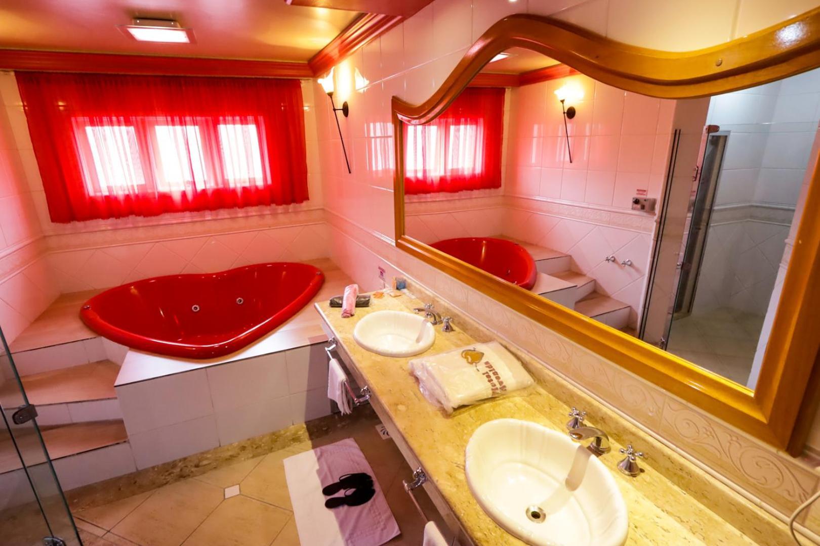 Motel Avenida (Adults Only) Gramado Ngoại thất bức ảnh