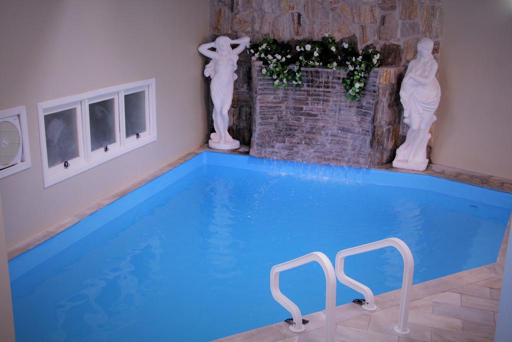 Motel Avenida (Adults Only) Gramado Ngoại thất bức ảnh